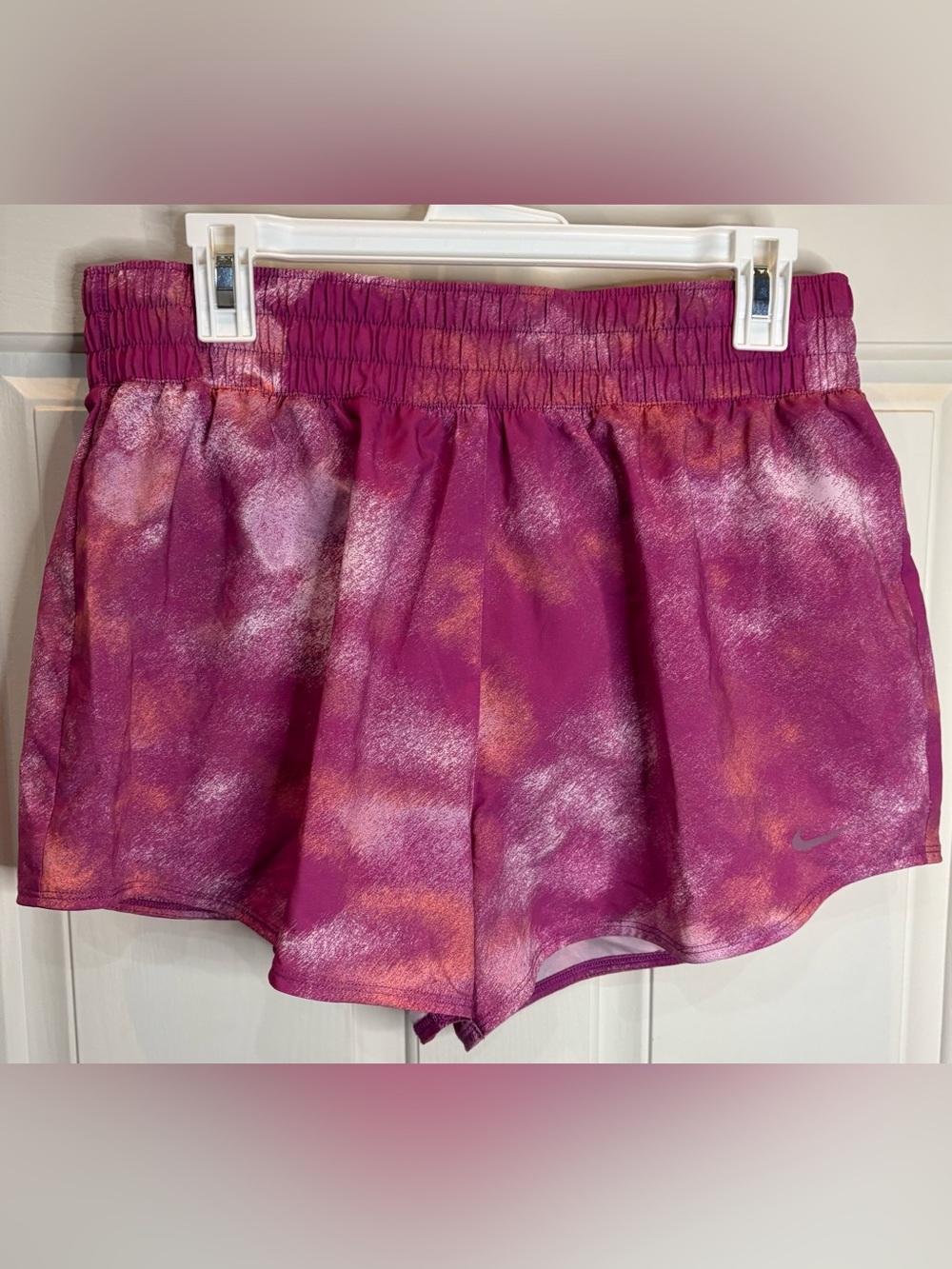Nike Dri-FIT Women’s Loose Fit Athletic Training Shorts Pink Abstract Sz L
